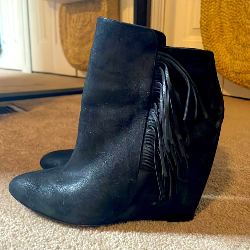 Charles David Black Suede/Leather Fringe Wedge Heel Booties. Size 8.5